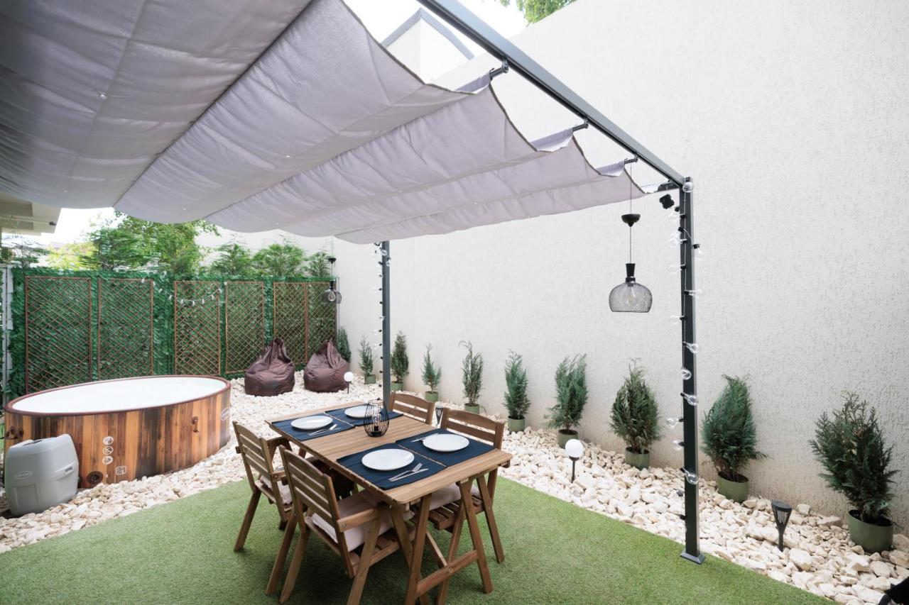 Downtown Hidden Garden With Jacuzzi In Bucharest公寓 外观 照片