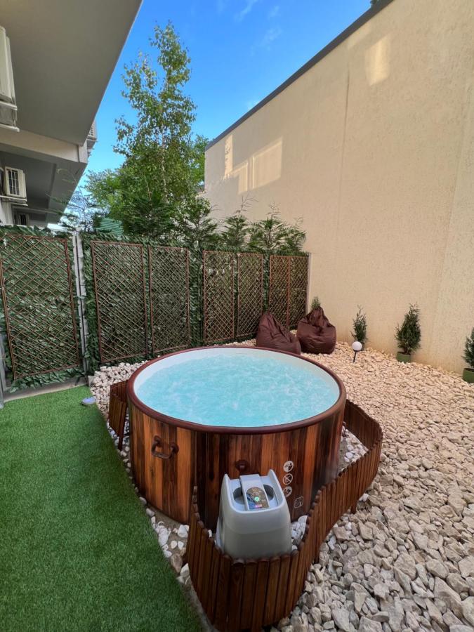 Downtown Hidden Garden With Jacuzzi In Bucharest公寓 外观 照片