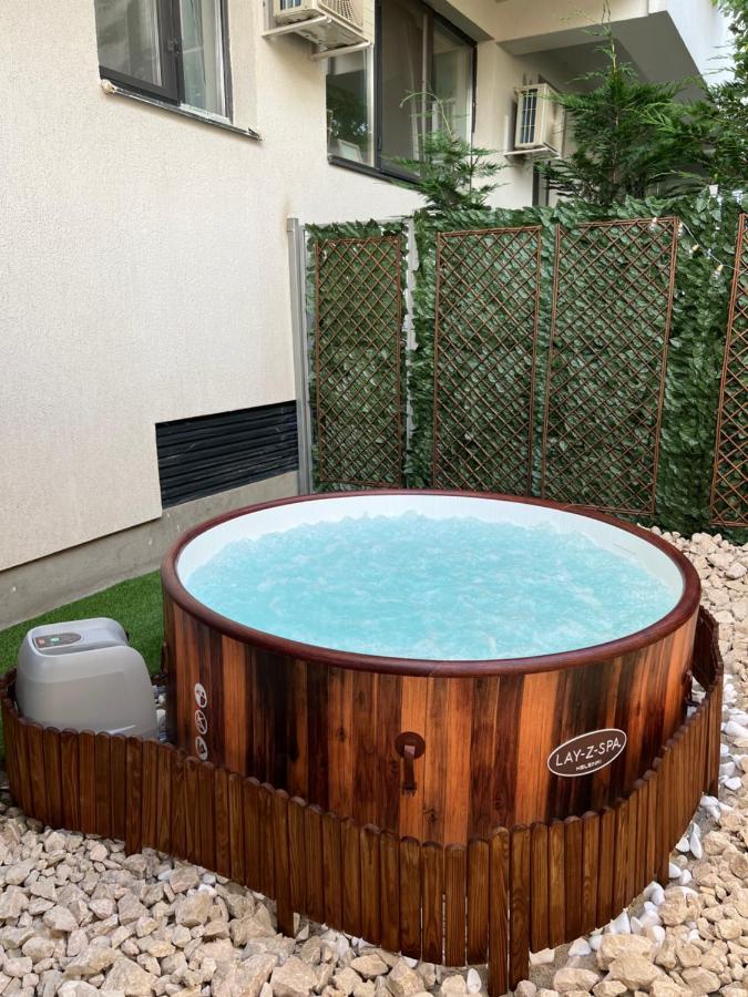 Downtown Hidden Garden With Jacuzzi In Bucharest公寓 外观 照片