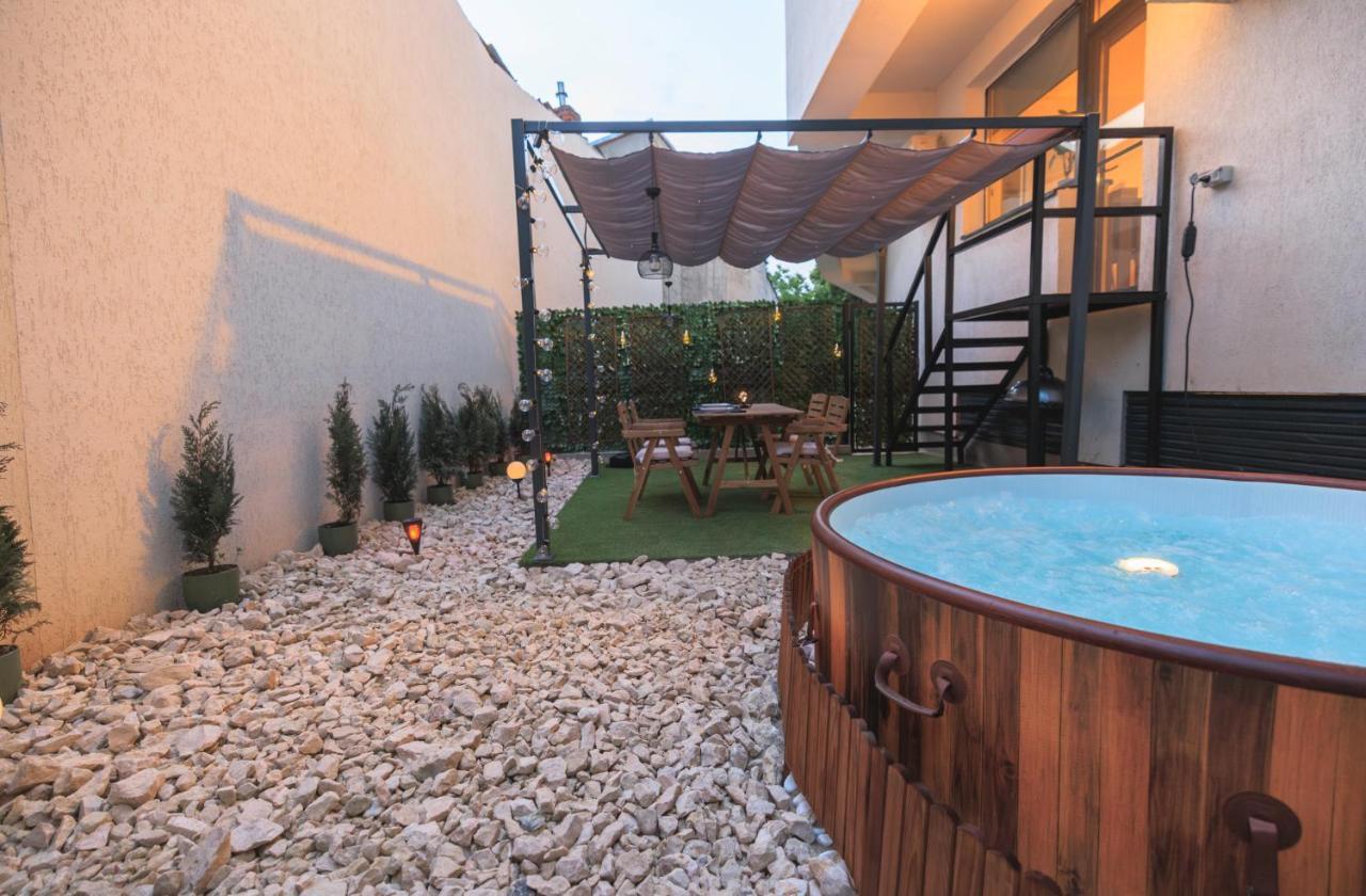 Downtown Hidden Garden With Jacuzzi In Bucharest公寓 外观 照片