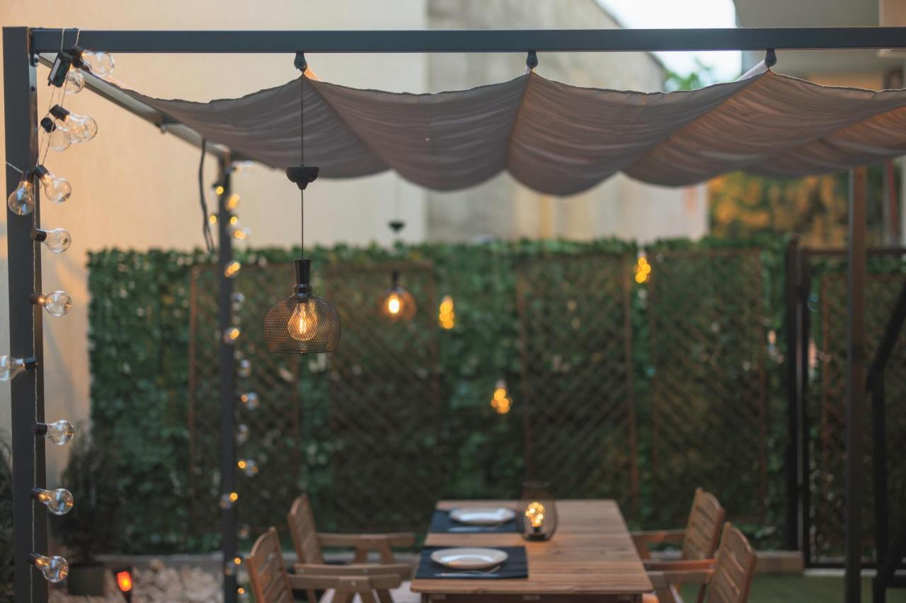 Downtown Hidden Garden With Jacuzzi In Bucharest公寓 外观 照片