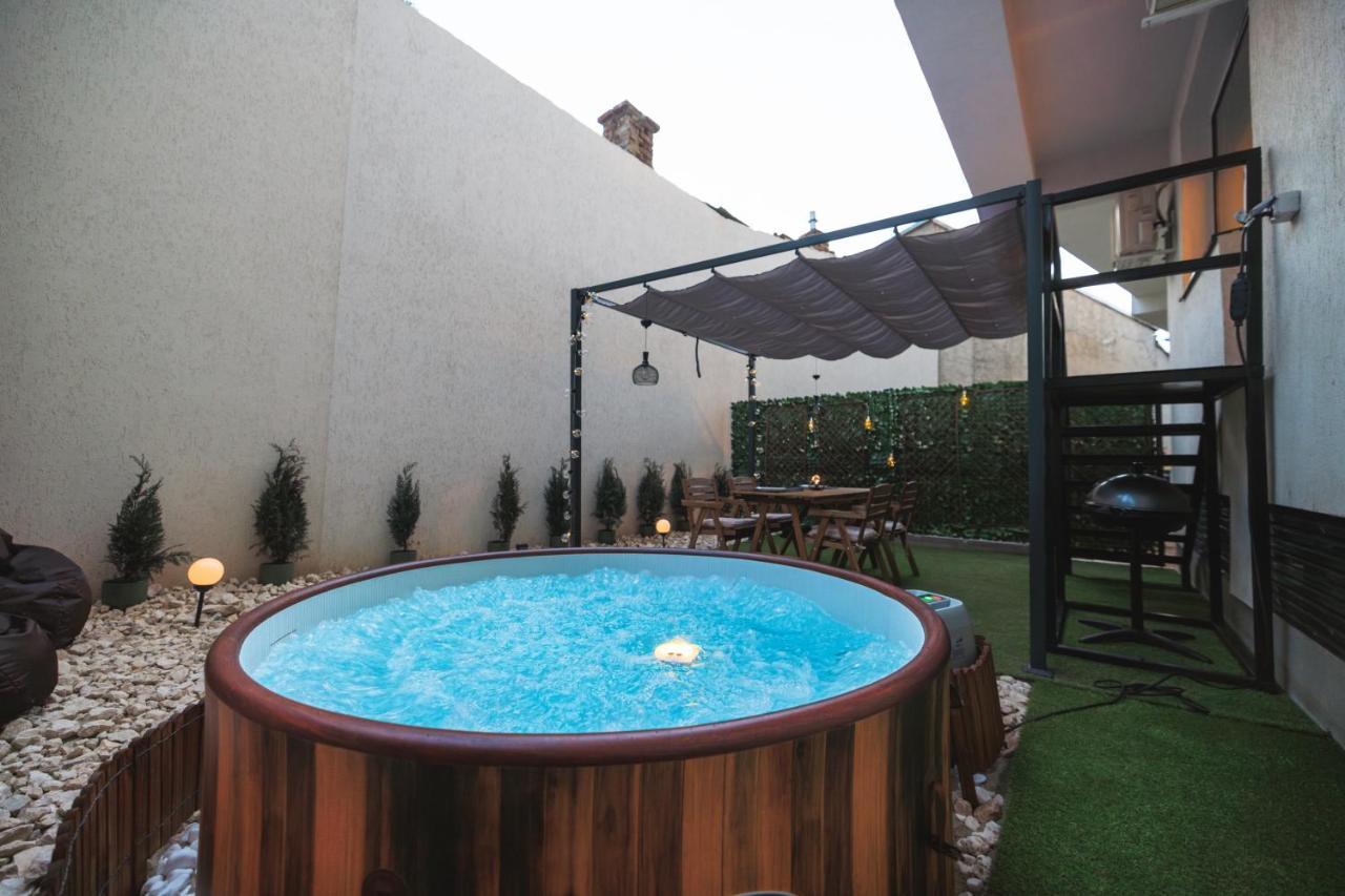Downtown Hidden Garden With Jacuzzi In Bucharest公寓 外观 照片